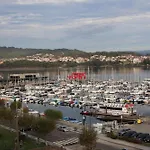 Port * Combarro