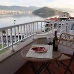 Port Apartment *